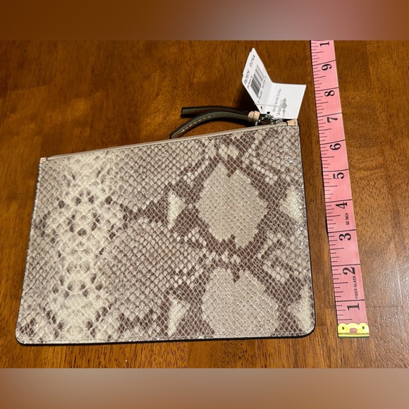🤎Coach🤎Python leather print mini zip clutch/pouch, NWT - Picture 3 of 8